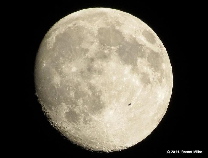 Orientation of the moon Physics Forums