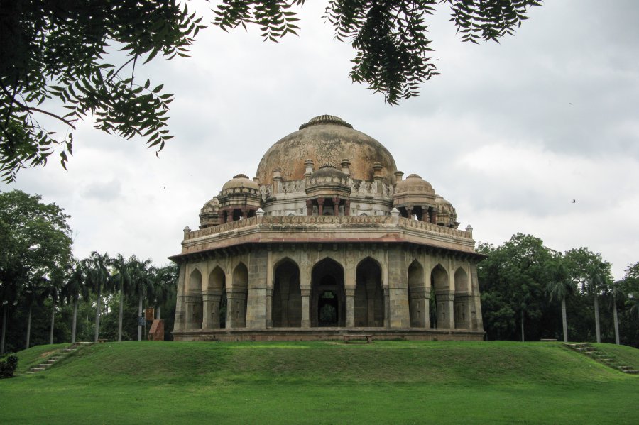 Photo taken at Lodhi Road, Lodhi Gardens, Lodhi Estate, New Delhi