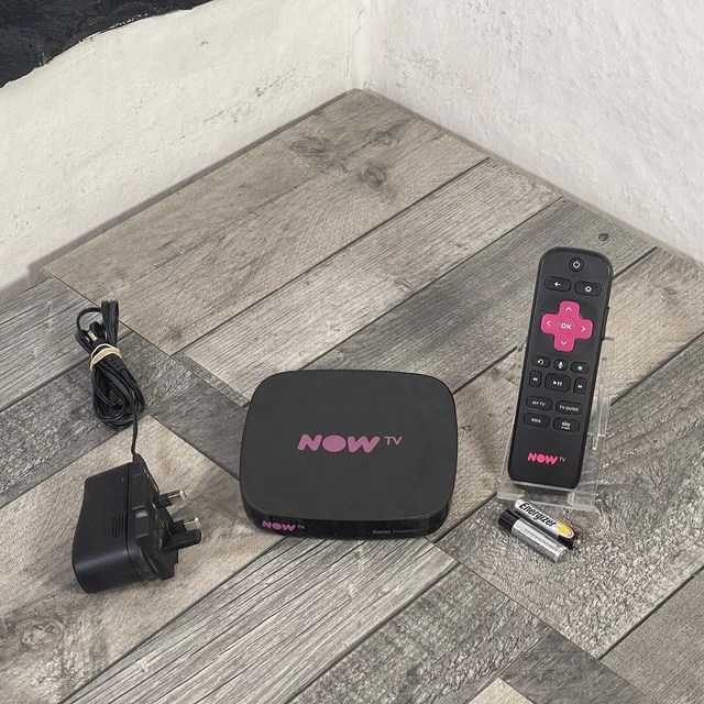 NOW TV Smart Streaming Box 4K & Voice Search 4631UK WiFi Set