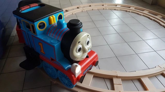 THOMAS THE TANK Engine Ride On Train And Track Peg Perego. £180.00