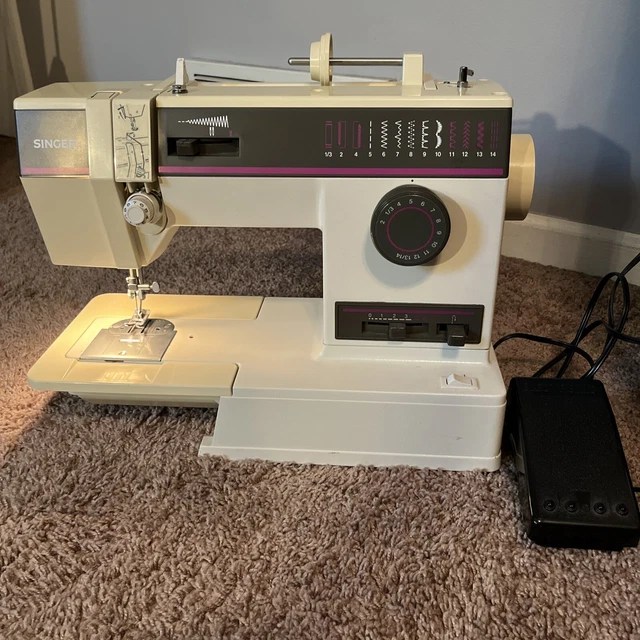 VINTAGE SINGER SEWING Machine Model 9420 With Pedal & Power Cord 120v
