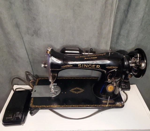 VINTAGE SINGER MODEL 1591 Sewing Machine Centennial Blue Badge