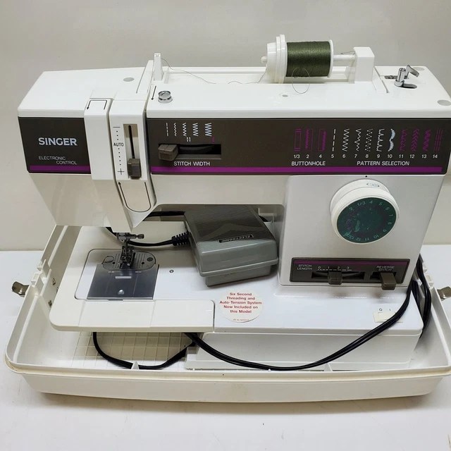 SINGER ELECTRONIC CONTROL Model 9420 Sewing Machine For Parts/Repair 9