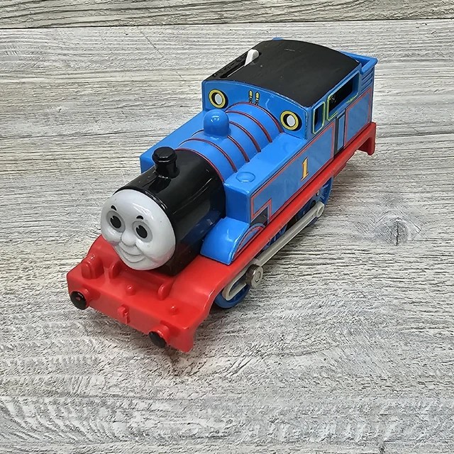 THOMAS THE TRAIN Trackmaster Motorized Engine Hit Toy Company 2006
