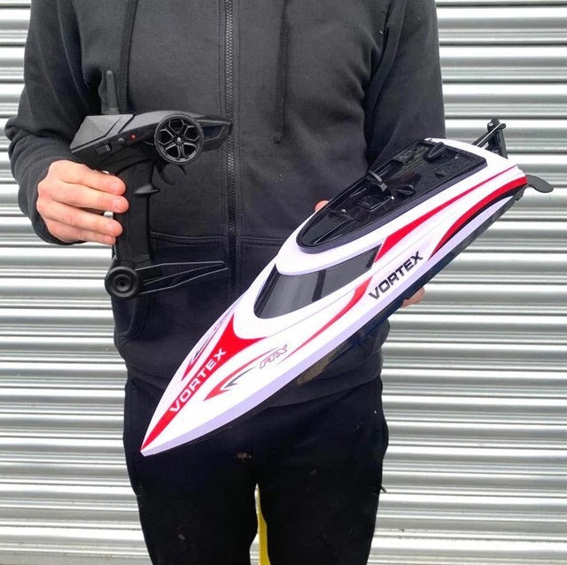 BEST RADIO CONTROL Rc Speed Boat, Very Fast, Top Brand Udi, Self