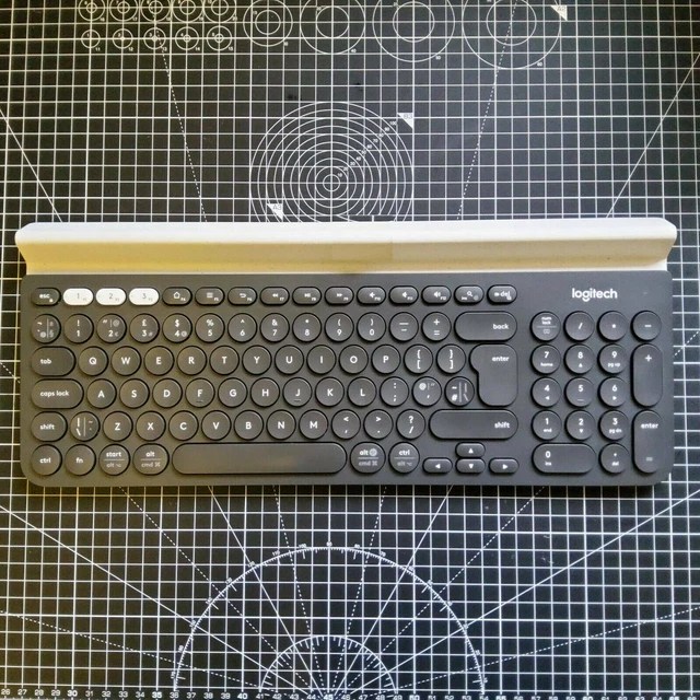 LOGITECH K780 MULTIDEVICE Wireless Keyboard Bluetooth VGC Missing