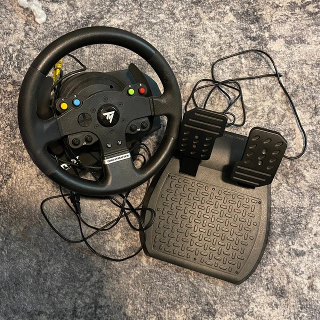 THRUSTMASTER TMX FORCE Feedback Racing Wheel Xbox Series X/S 12 Action