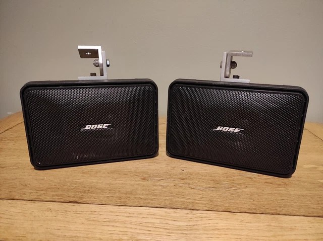 BOSE MODEL 101 Music Monitor Stereo Speakers & Brackets- Excellent