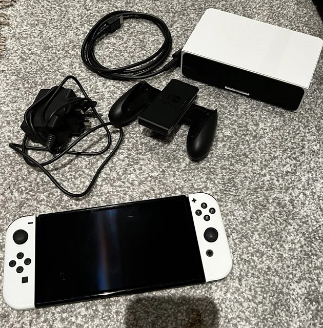 NINTENDO SWITCH OLED Model HEG001 Handheld Console 64GB White