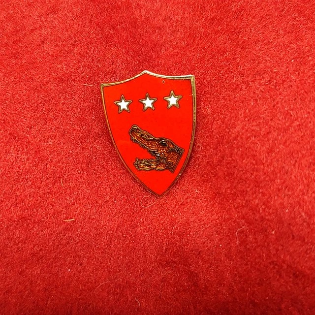 VINTAGE US ARMY 5th AMPHIBIOUS CORPS Hat Pin Unit Crest Pin (02CR153