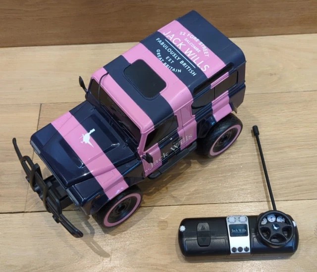 LAND ROVER DEFENDER Remote Control Car Jack Wills Limited Edition Pink