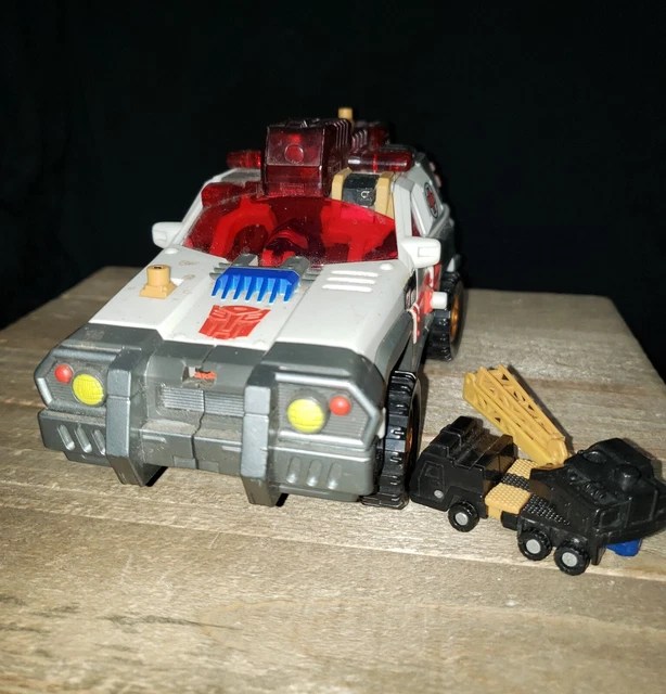 TRANSFORMERS ARMADA RED Alert Ultra Class Figure 2002 with his minicon