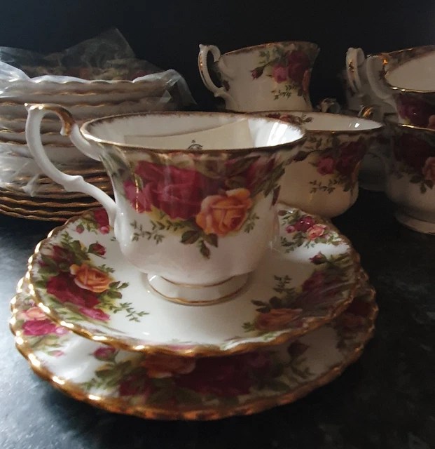 ROYAL ALBERT OLD Country Roses Tea Set £110.00 PicClick UK