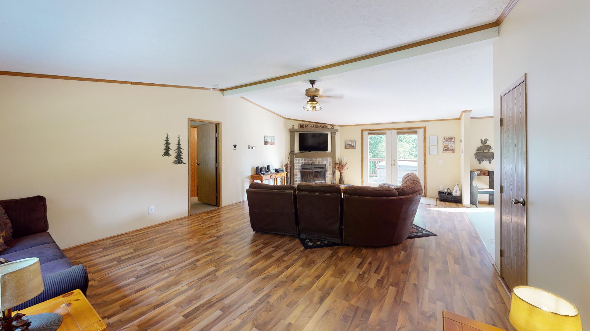 Acorn Acres Cabins Whitetail Run Cottage by Acorn Acres Cabins