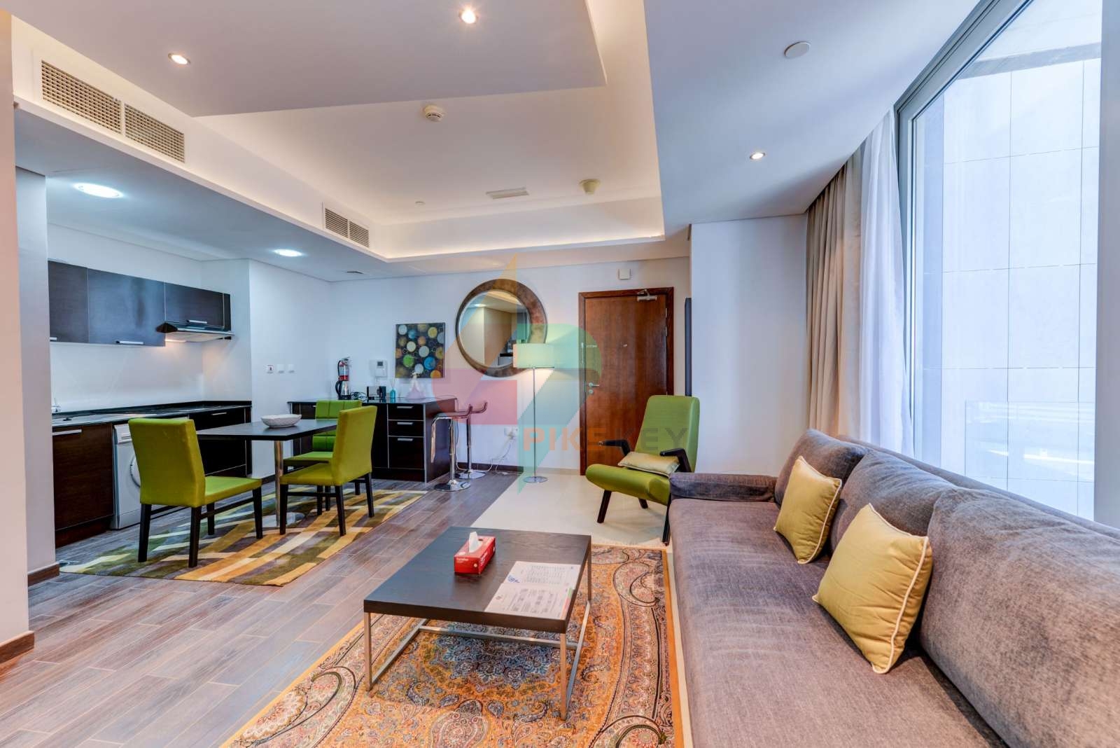 Iconic One Bedroom Apartment in The Matrix Tower Pikskey