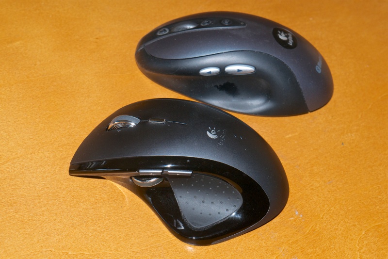 Logitech MX Revolution Cordless Laser Mouse Photographs
