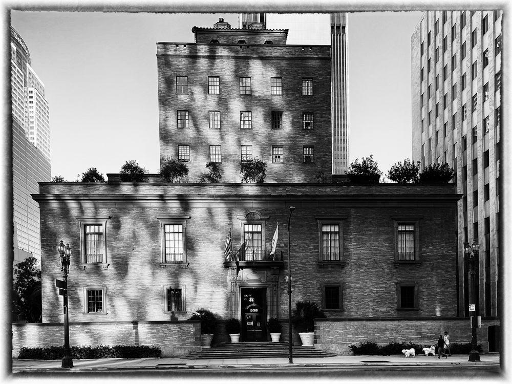 Photographs, Photographers and Photography This journal discusses