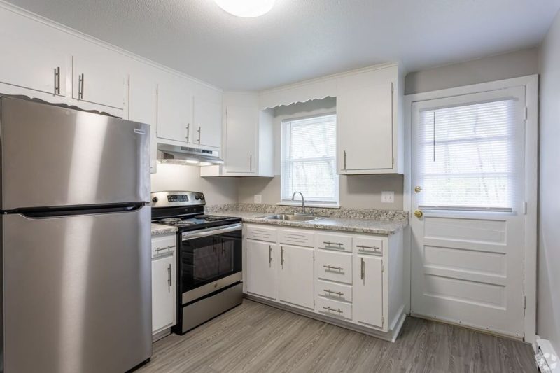 Pine Brook Terrace Gracious apartment home living in Bristol, Connecticut