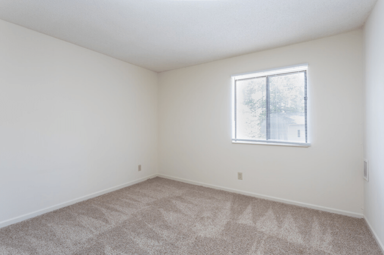 1Bed/1Bath APTS Pine Knoll Apartments