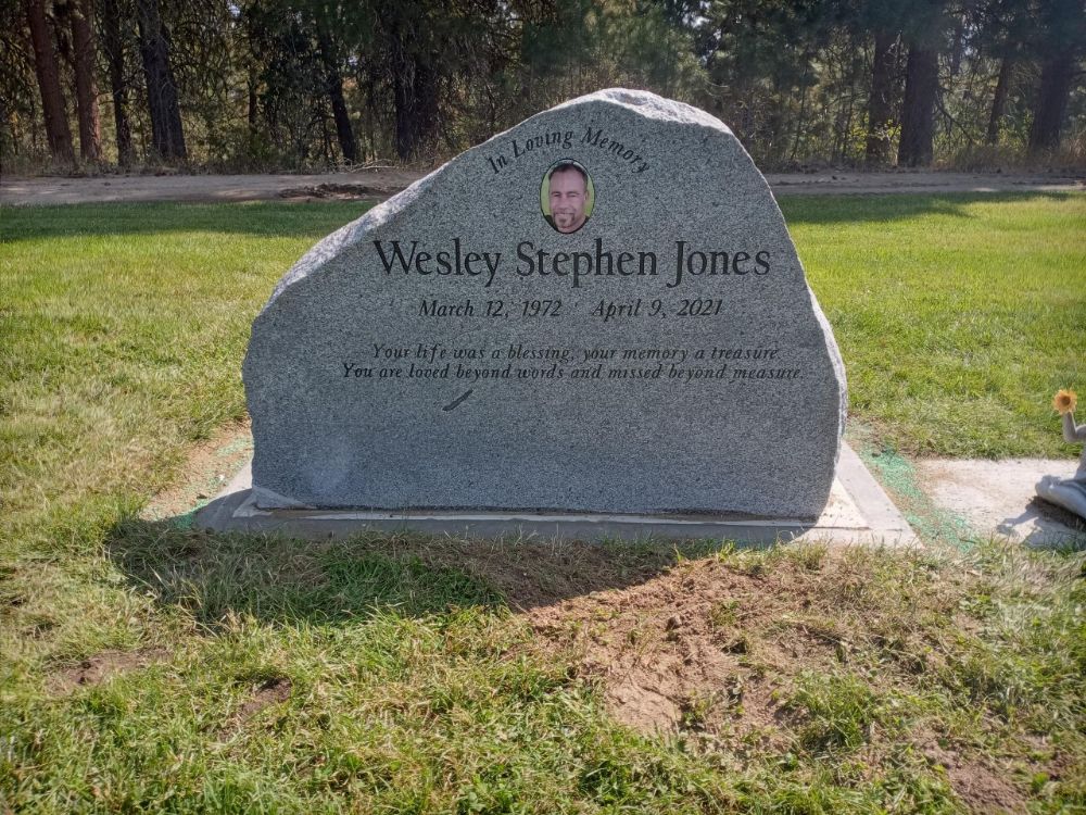 Engraved Headstones Natural Stone Gravestones Memorials