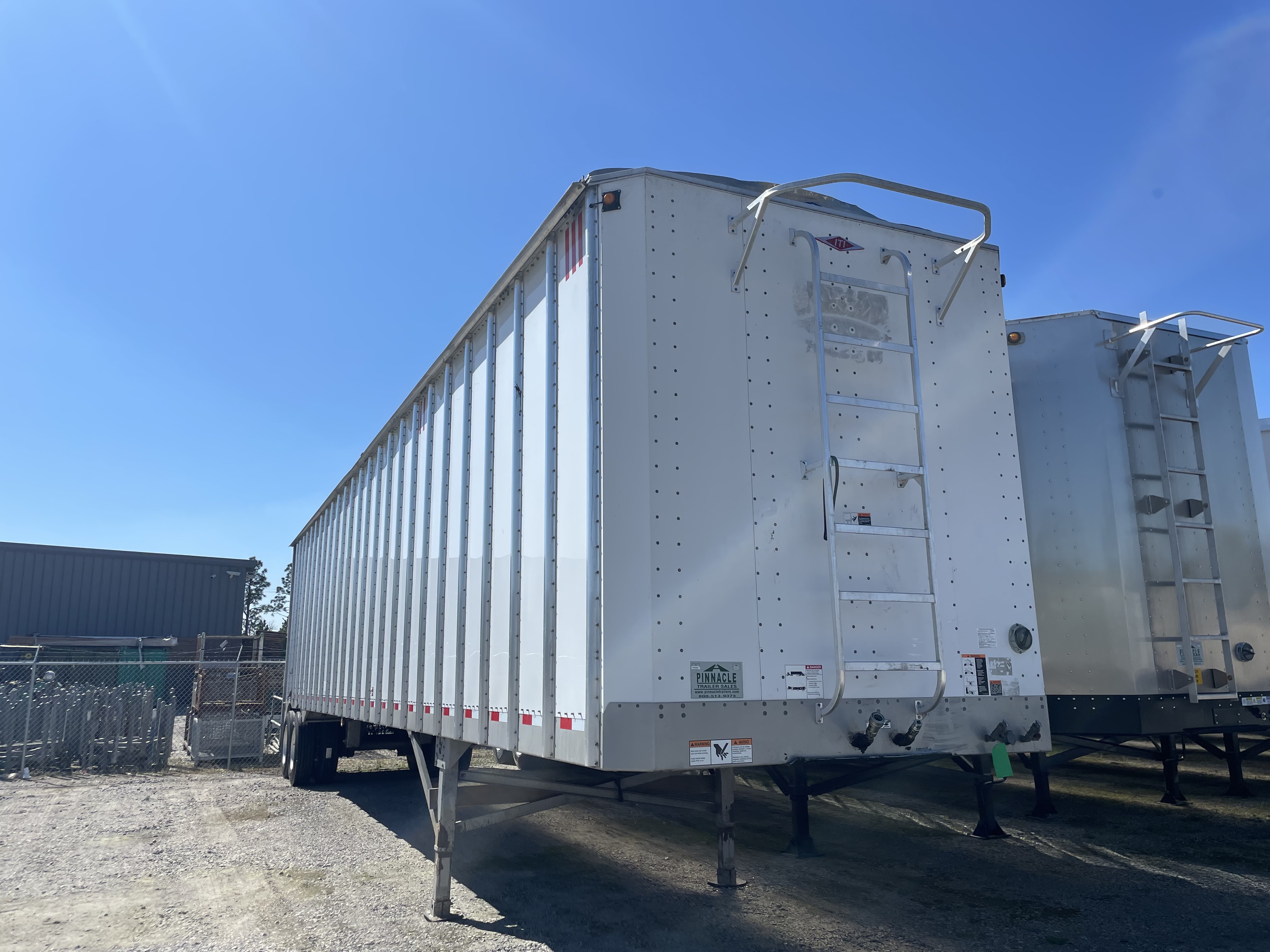 Live Floor Trailers for Rent Pinnacle Trailers