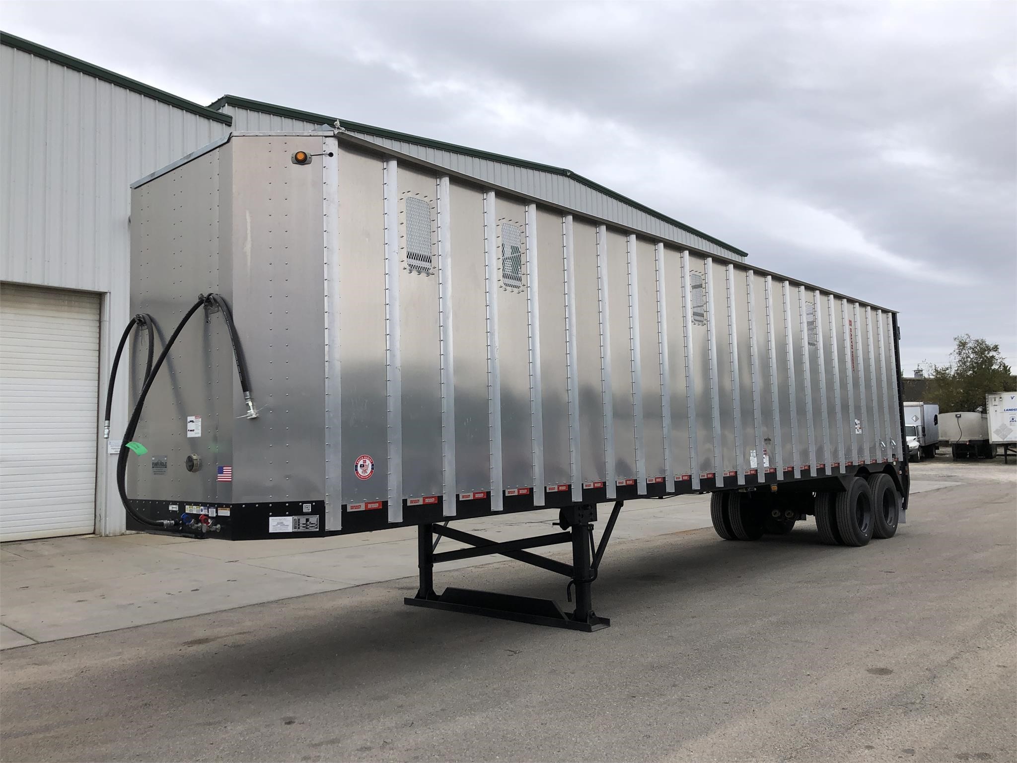 Live Floor Trailers for Rent Pinnacle Trailers