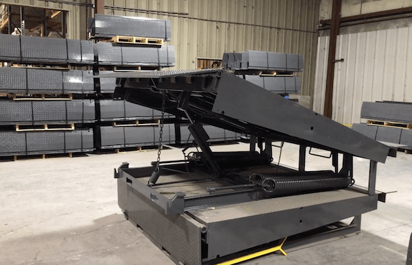 P2000 Series Pioneer Dock Levelers