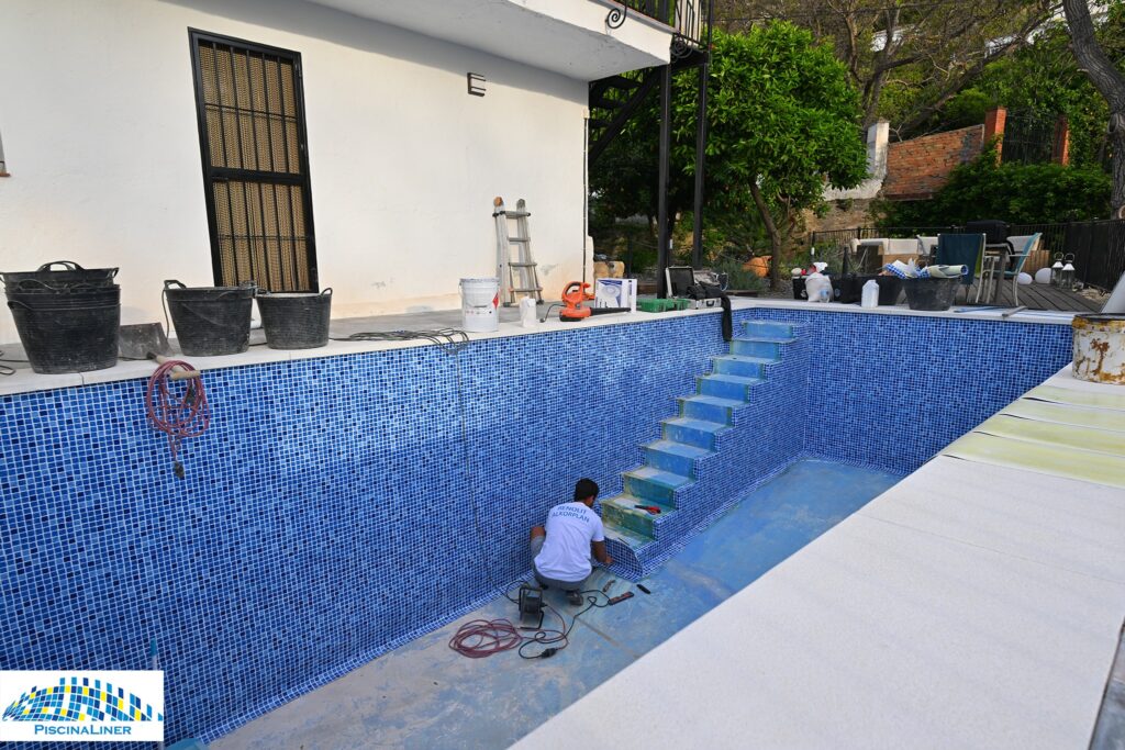 Cracked, Leaking swimming pool repair and refurbishment, Casarabonela