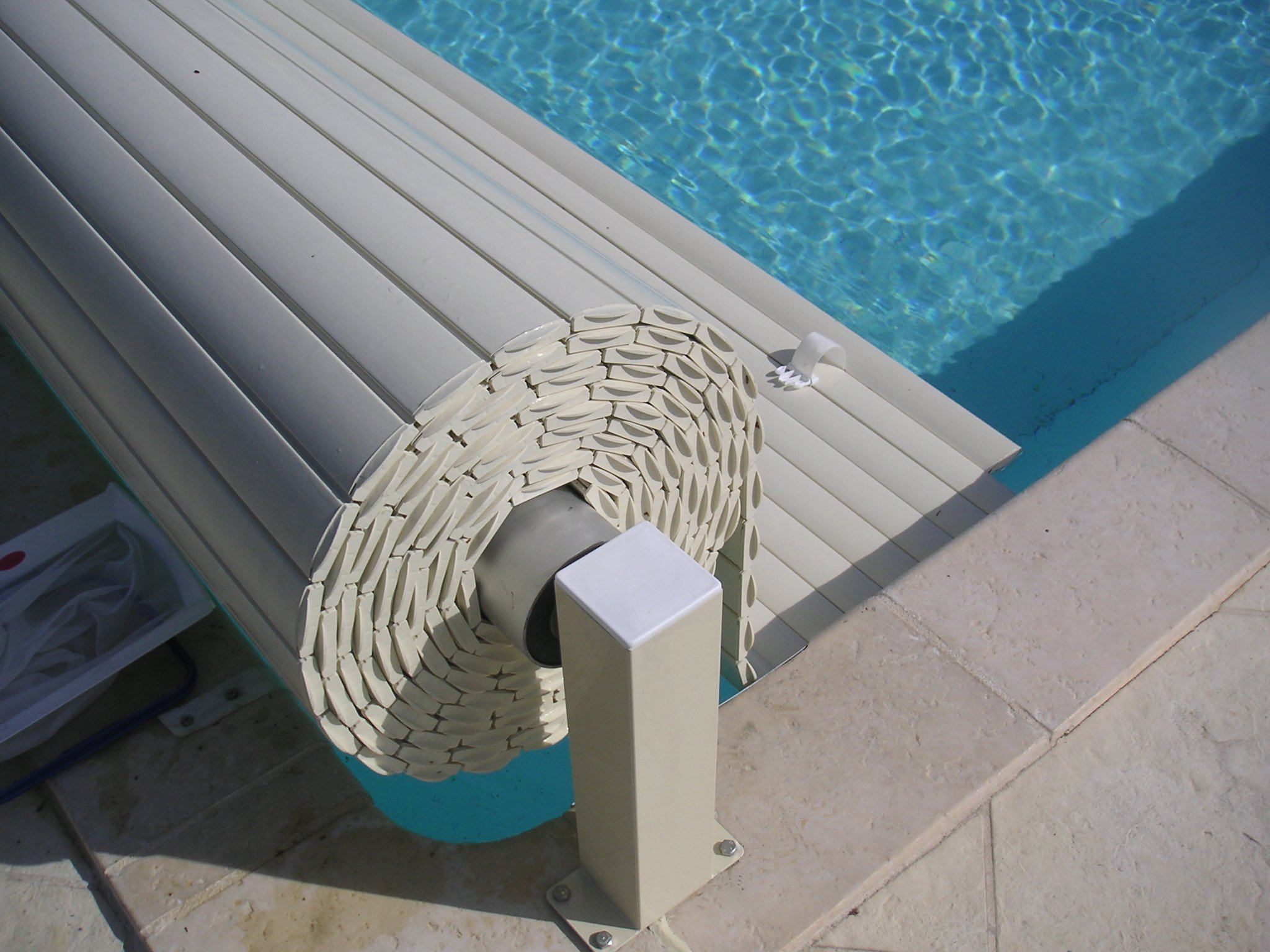 Couverture piscine automatique hors sol de qualité Couverture piscine automatique hors sol de qualité