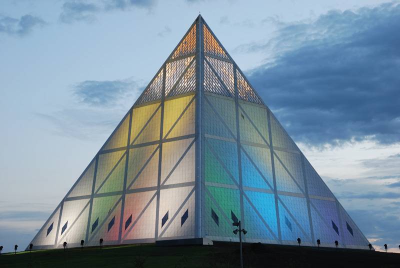 9 edificios con forma de pirámide pisosblog