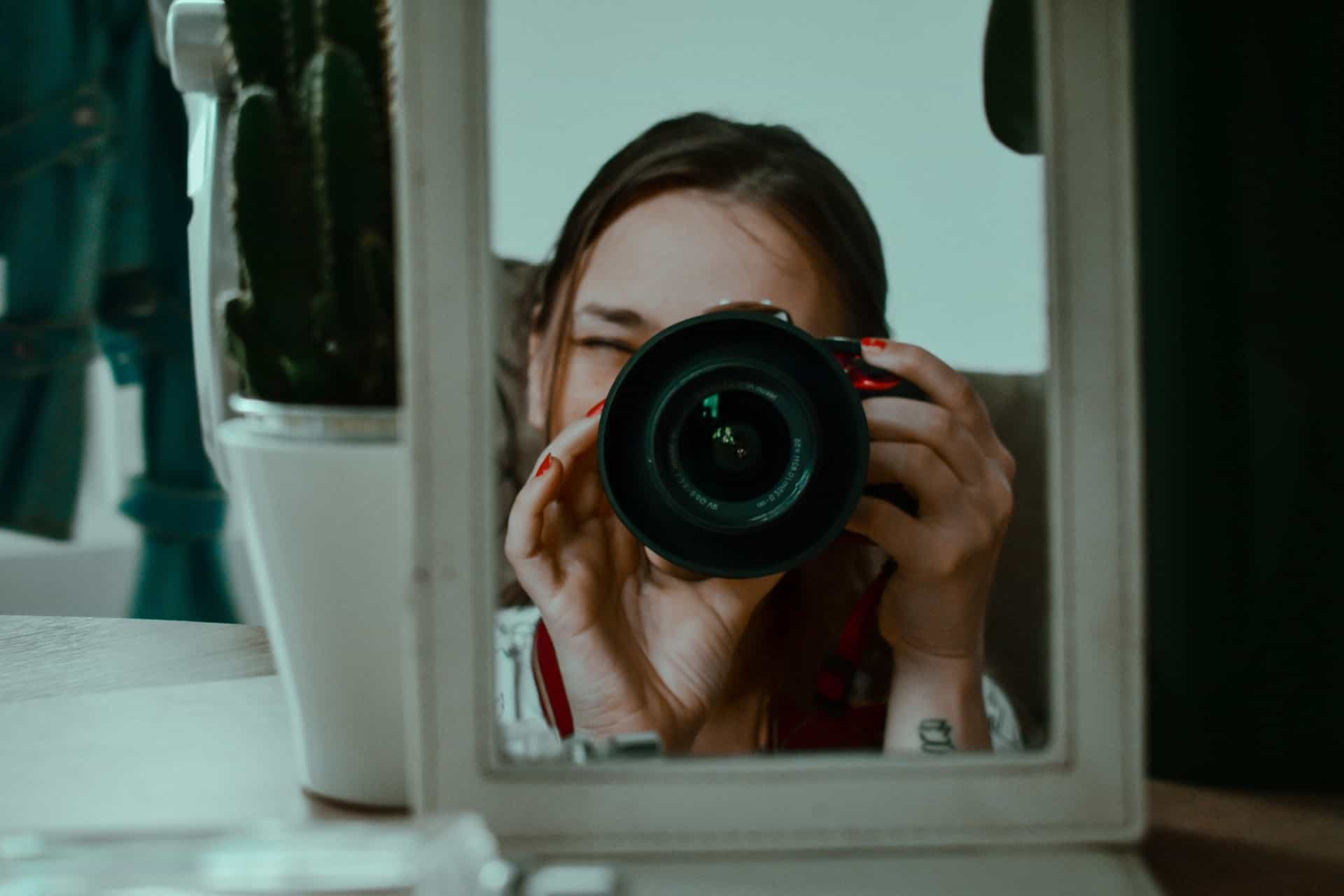 Is the Brookstone Digital Photo Frame Worth the Premium? | Pix-Star Blog
