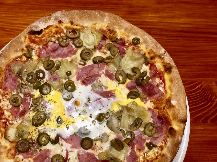 PIZZA DELIVERY Rozvoz pizze po celej Bratislave . Ponuka Pizza