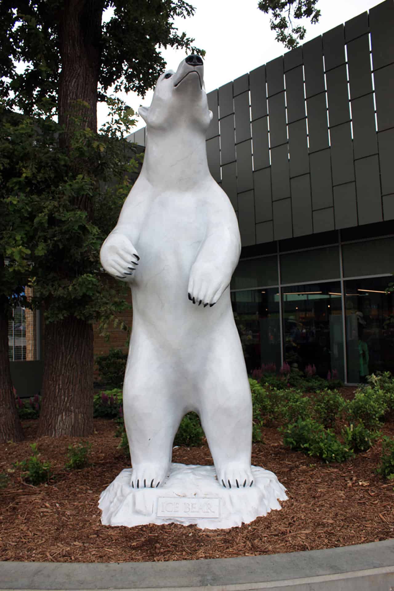 Polar Bear Sculptures Omaha Henry Doorly Zoo Placzek Studios