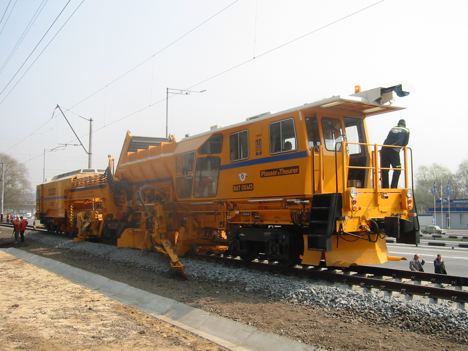 Plasser UK Ltd. Machine Ballast Distribution and Profiling AFM 2000