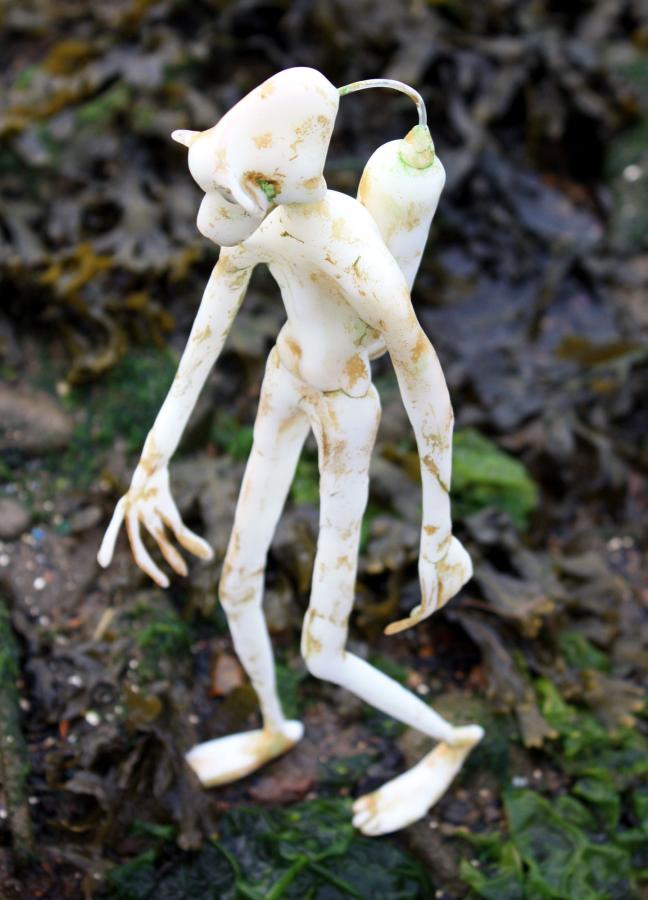 Amphibious alien Plastimake