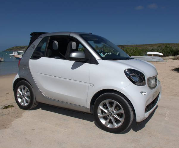 Platinum St Barth luxury car rental I Location Voiture de Luxe St