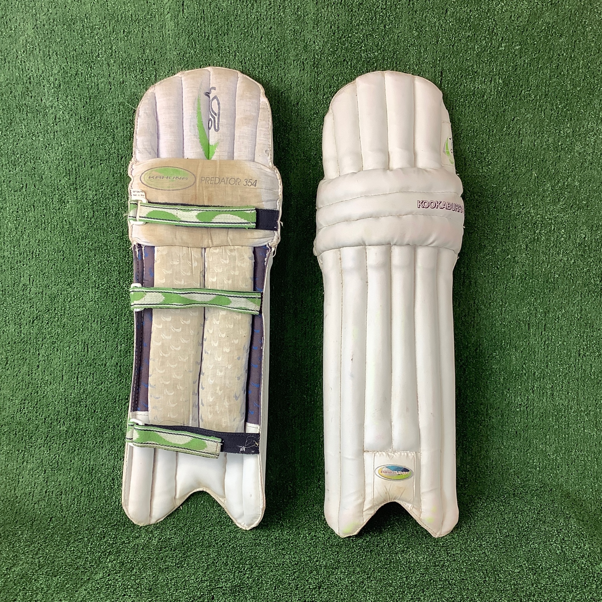Kookaburra Cricket pads junior Play It On