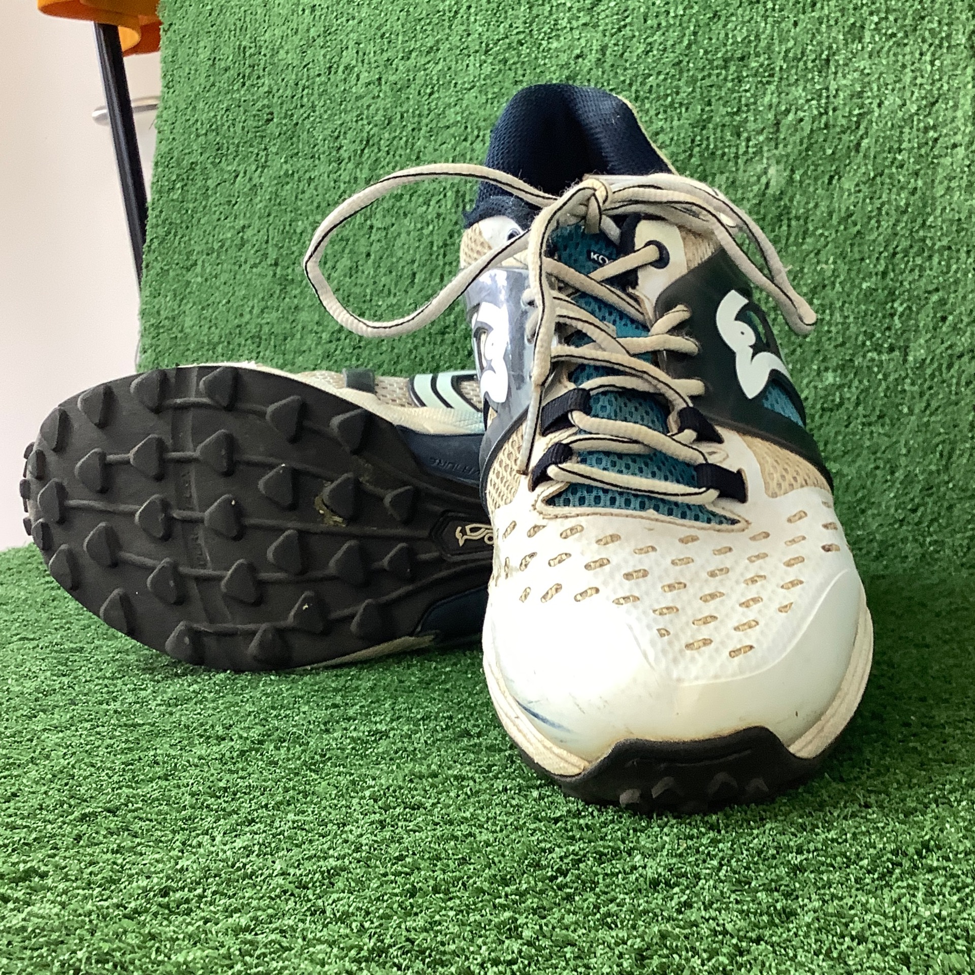 Variation 4770 of Kookaburra Cricket shoes Play It On