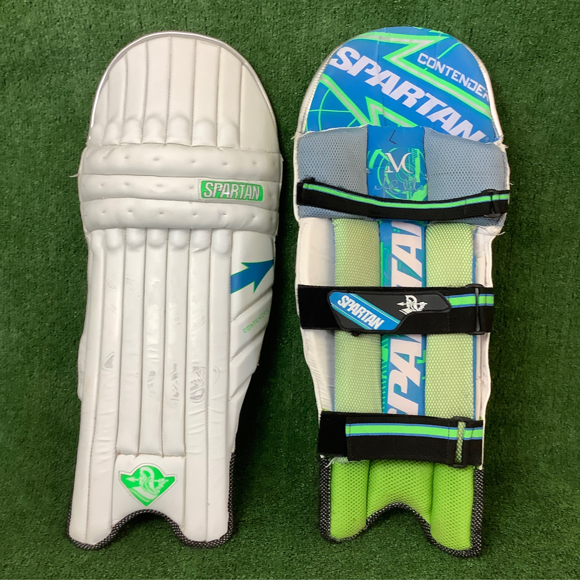 Spartan Cricket pads RH adult size, 60cm Play It On