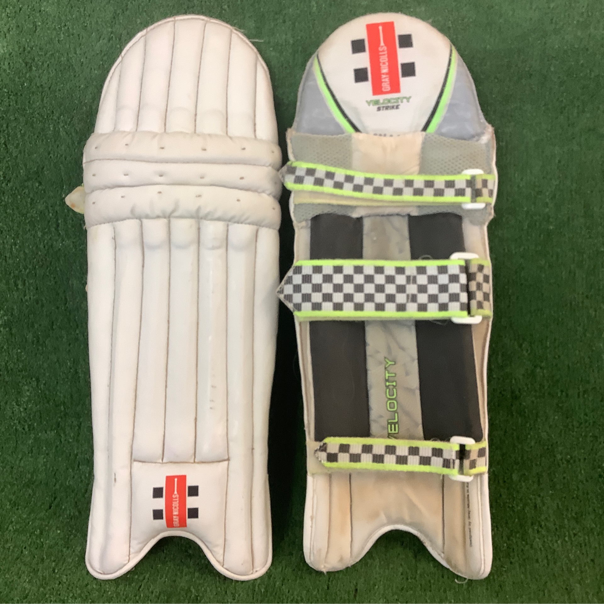 Gray Nicolls cricket pads childrens size Play It On