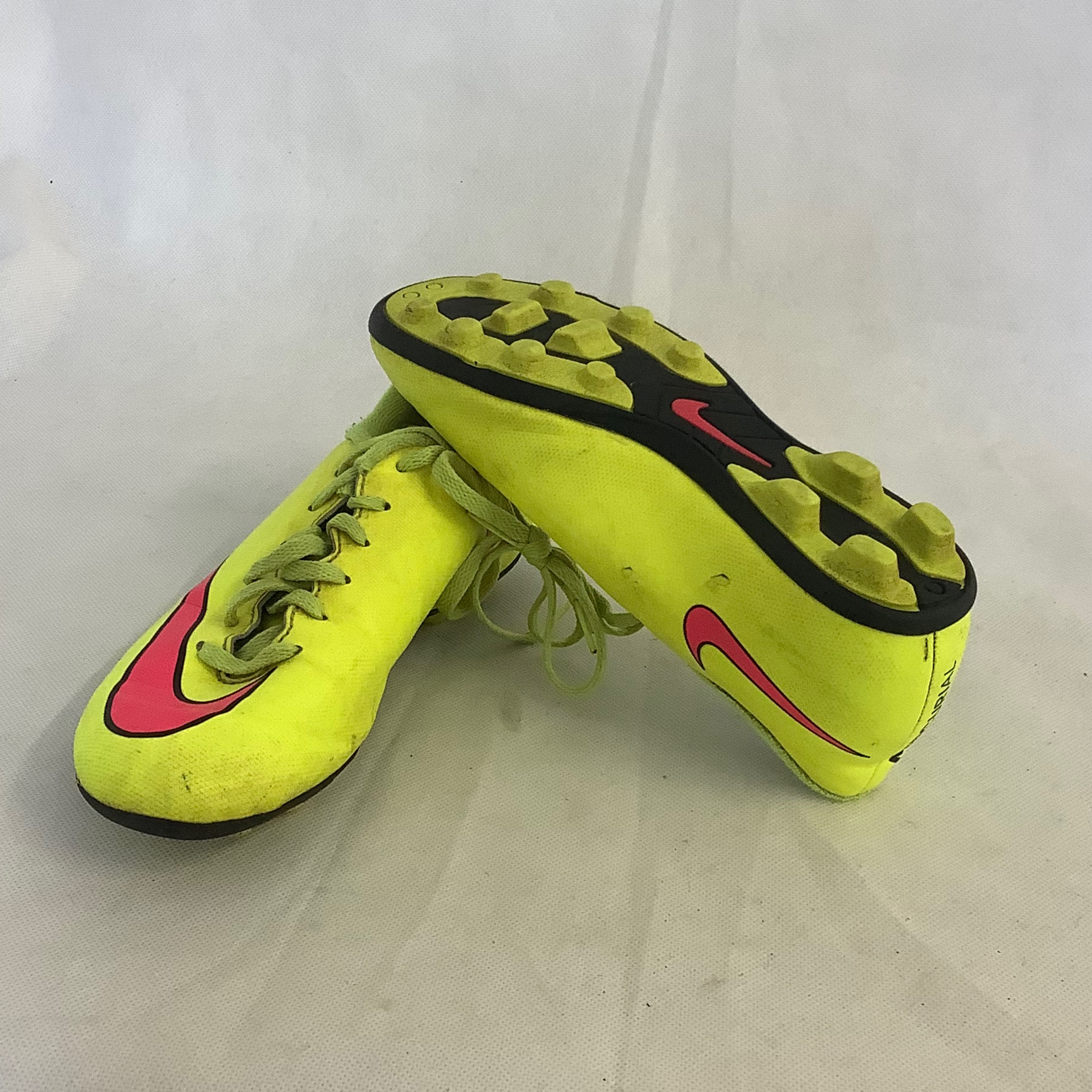 Nike football boots US size 3 Play It On