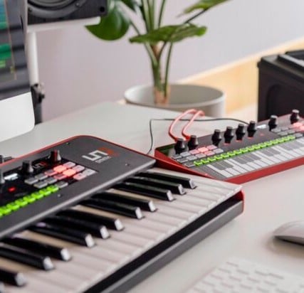 How to Use MIDI Keyboard: Everything You Need to Know (Winter 2024)