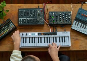 Midi Controller vs Keyboard: Compare and Decide!