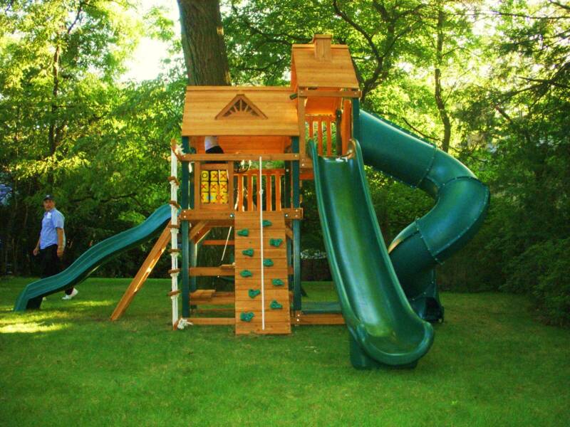 Swing set installation Nj Playset installer. Cedar Summit premium Playsets.