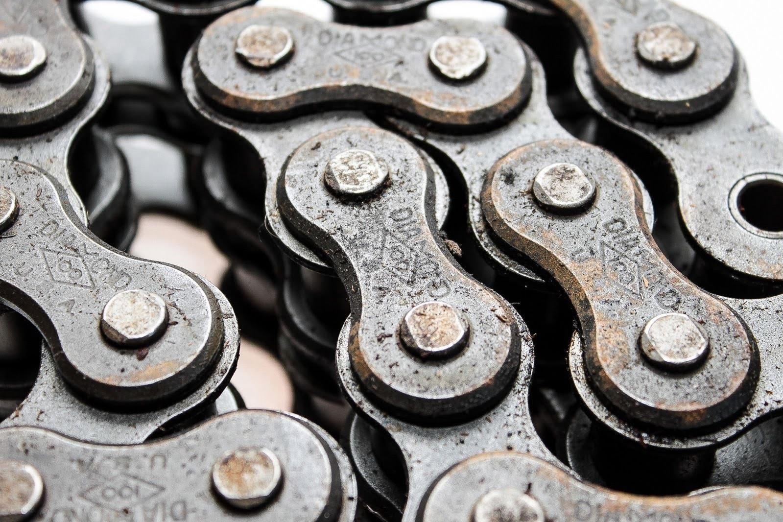 DIAMOND CHAIN CO NO 1002 RIVITED ROLLER CHAIN 2 6 LENGTH B234