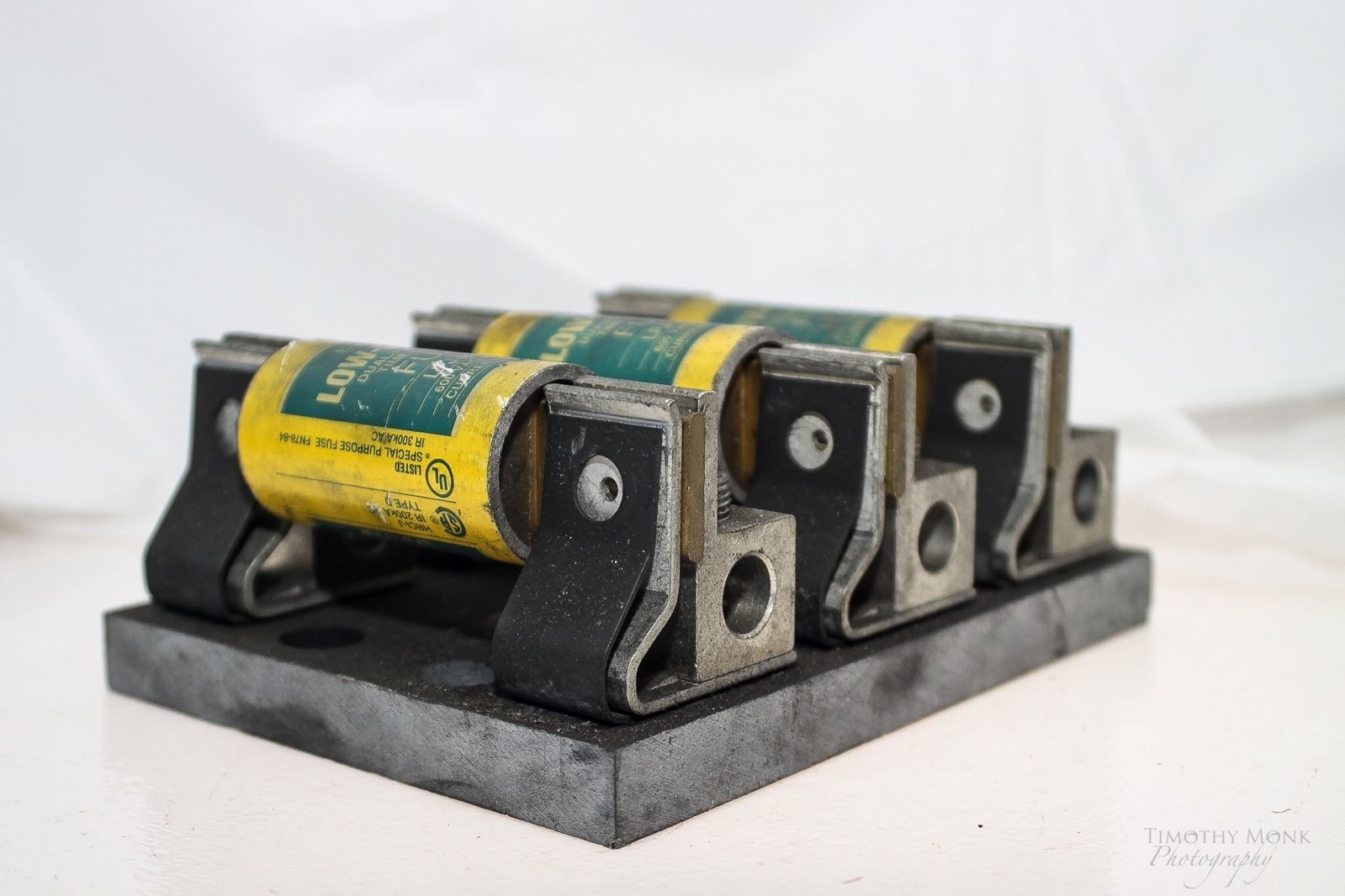 3 BUSS LPJ175SP DUAL ELEMENT 175A 600VAC FUSE W/ J602003CR FUSE BLOCK