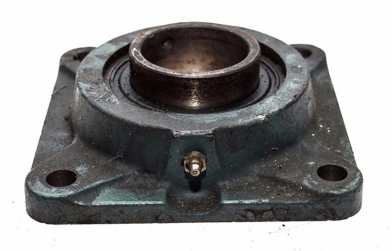 DODGE BALDOR 124068 2 1/2 BORE FOUR BOLT FLANGED BEARING