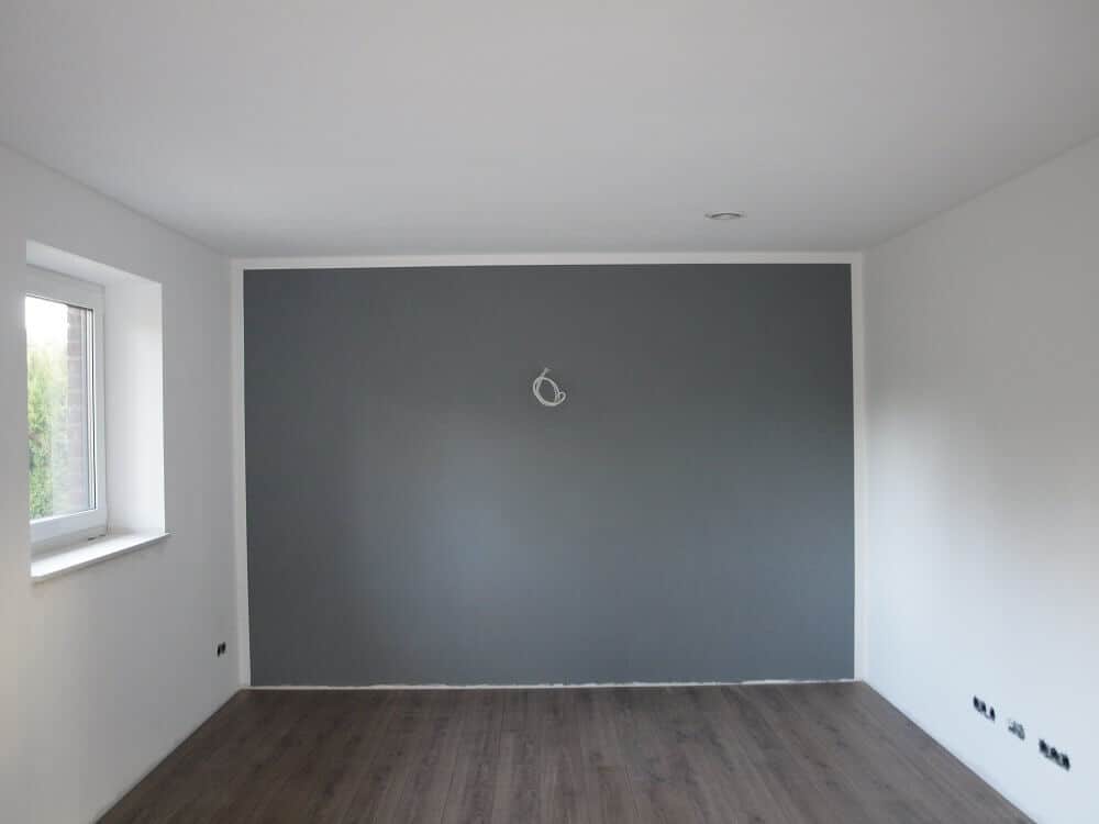 Stahlbetondecke im Neubau Decke verputzen, spachteln und streichen