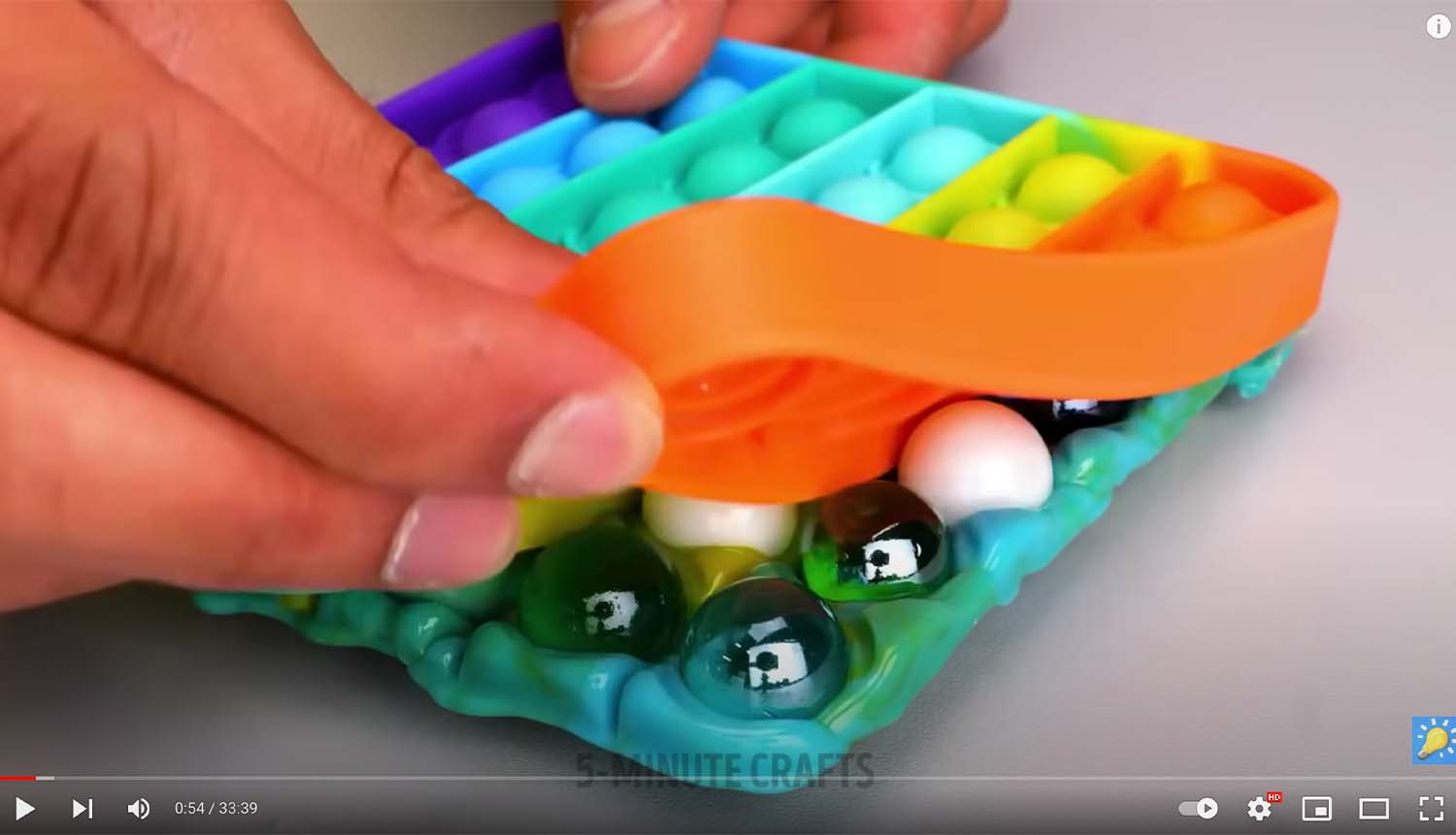 5Minute Crafts Plugged In