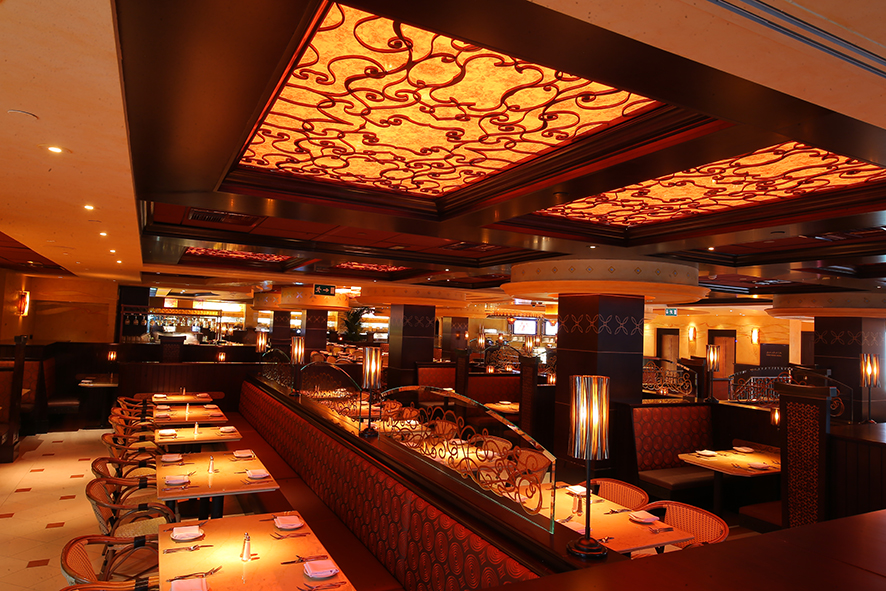 cheesecake factory closing restaurants The Millennial Mirror(03)